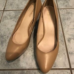 Women’s Nine West Tan/Beige/Nude Pumps Heels Sz 9.5